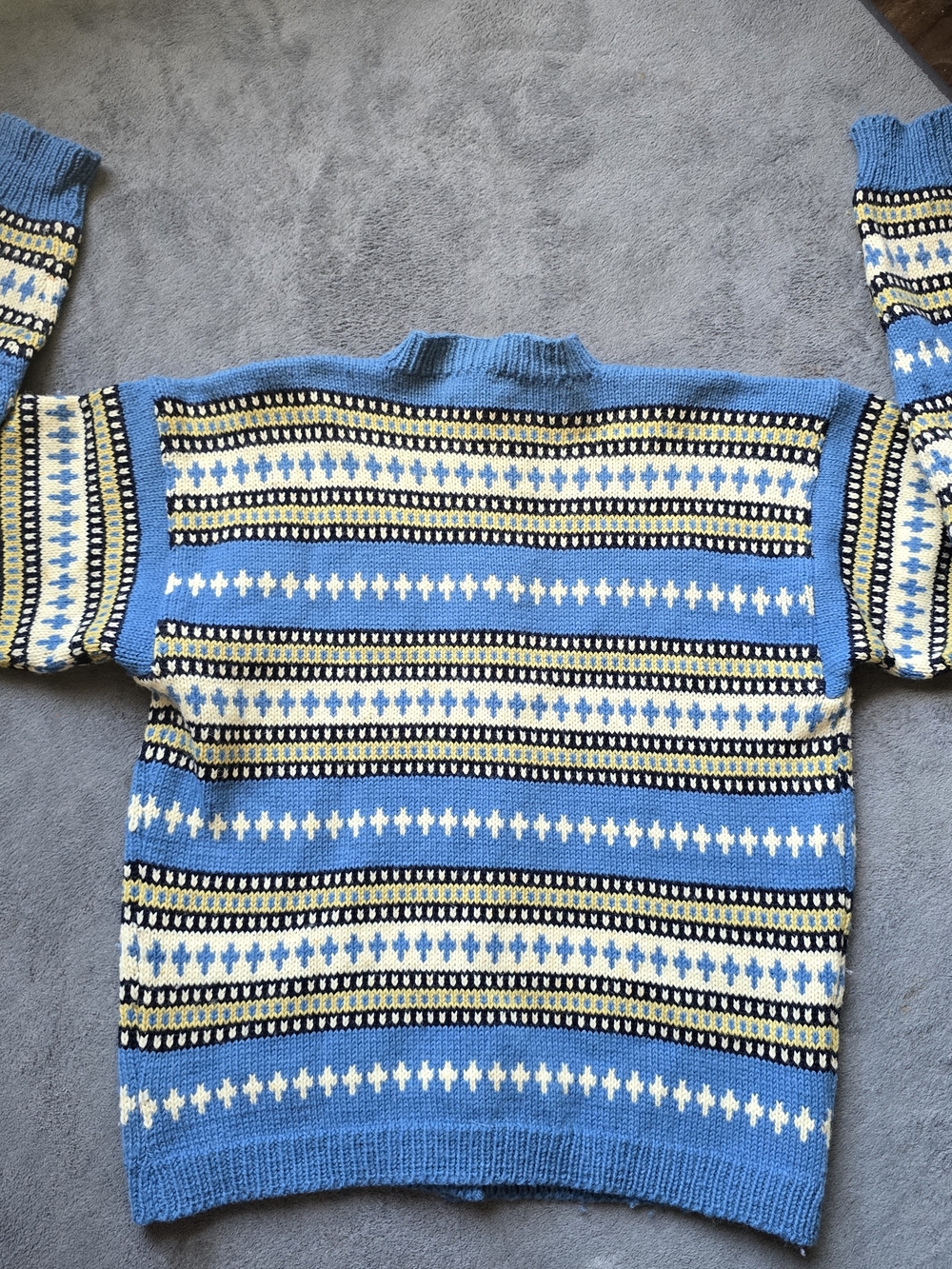 Heritage Blue Patterned Button-Front Cardigan - Picture 2 of 5